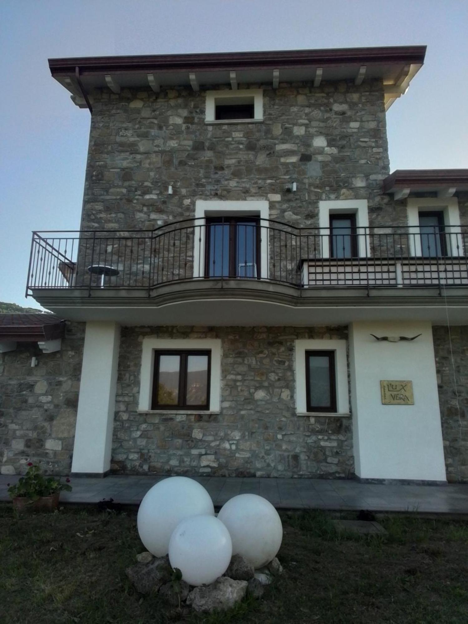 אגרופולי Lux Vera B & B מראה חיצוני תמונה